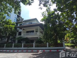 À vendre 4 chambres maison de ville à Na Jomtien, Pattaya