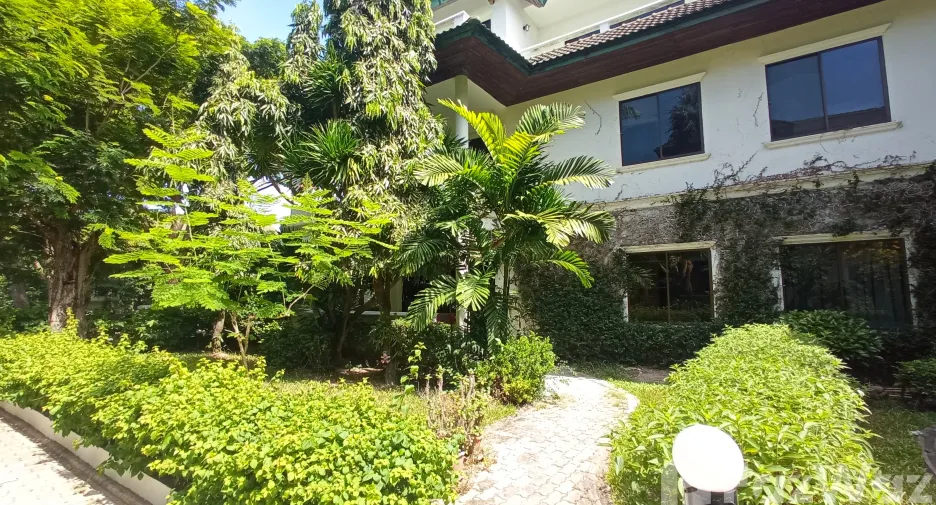 Casa adosada en venta de 4 habitaciones en Sattahip, Chonburi