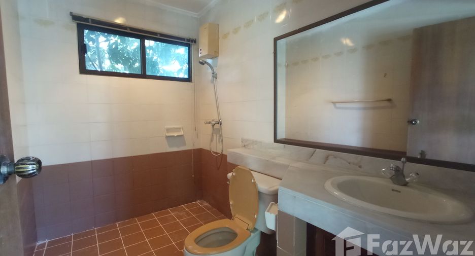Casa adosada en venta de 4 habitaciones en Sattahip, Chonburi