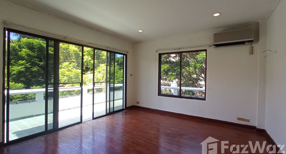For sale 4 bedrooms townhouse in Na Jomtien, Pattaya