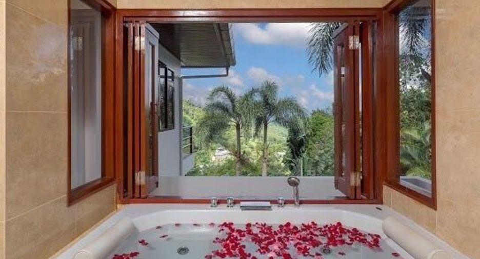 Villa en alquiler de 6 habitaciones en Kathu, Phuket