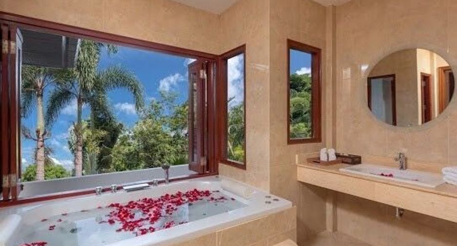 Villa en alquiler de 6 habitaciones en Kathu, Phuket