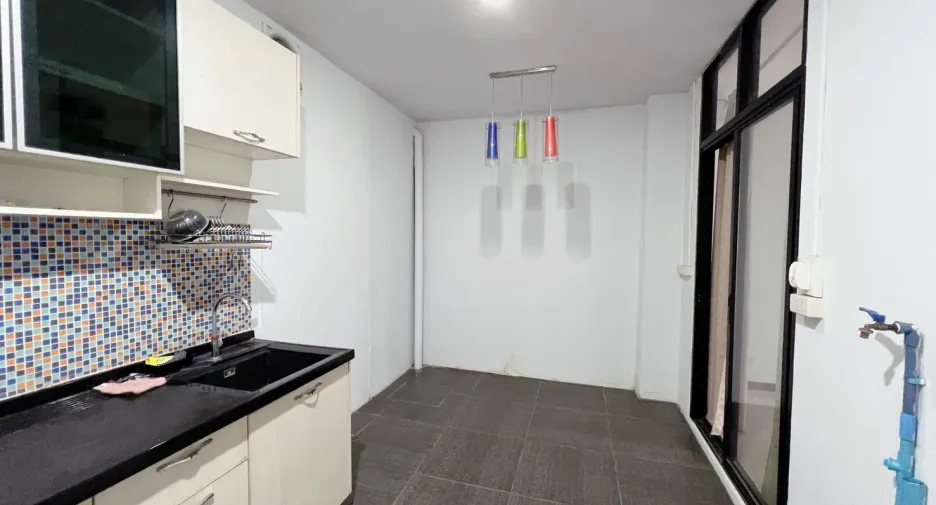 For rent and for sale 4 bedrooms townhouse in Pak Kret, Nonthaburi