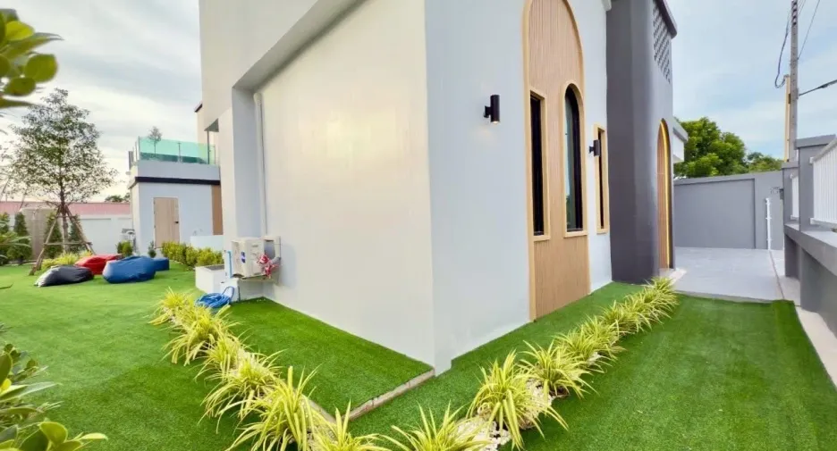 For sale and for rent 5 bedrooms villa in Bang Lamung, Chonburi