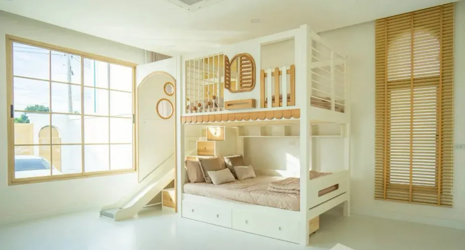 Villa zum Kauf und zur Miete mit 5 Zimmer in Si Racha, Chonburi