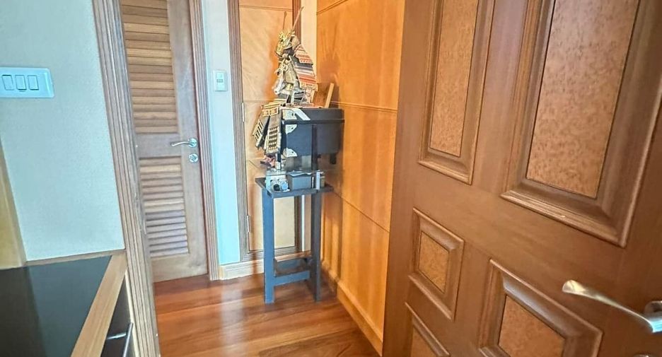 For sale 3 bedrooms condo in Pathum Wan, Bangkok