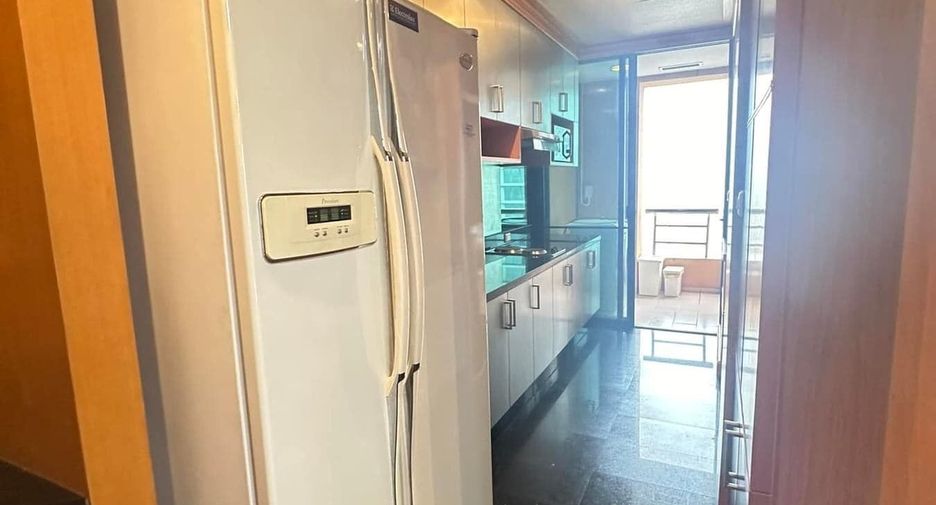 For sale 3 bedrooms condo in Pathum Wan, Bangkok