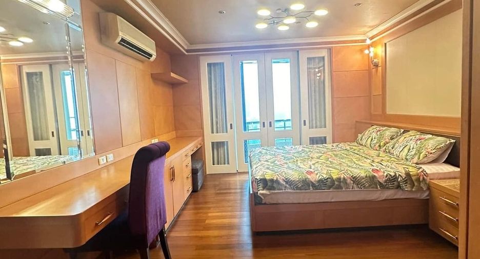 For sale 3 bedrooms condo in Pathum Wan, Bangkok