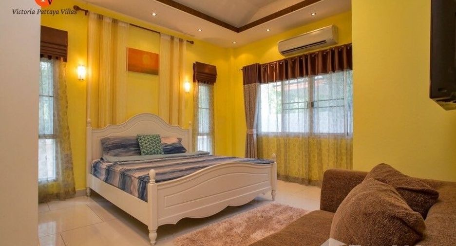 For rent 4 bedrooms villa in Huay Yai, Pattaya