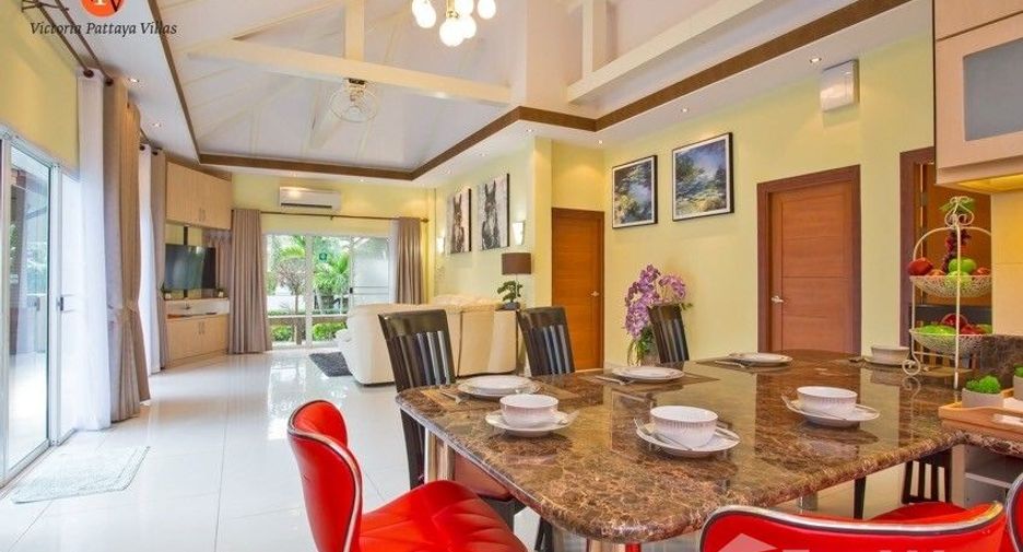 For rent 4 ベッドルーム villa in Bang Lamung, Chonburi
