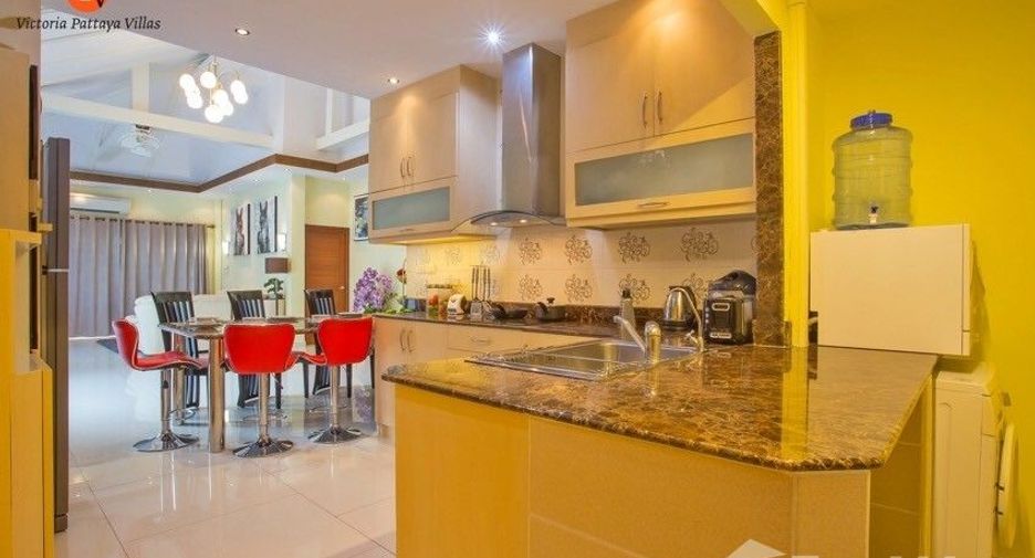 For rent 4 ベッドルーム villa in Bang Lamung, Chonburi