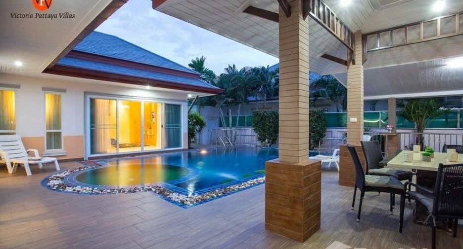 For rent 4 ベッドルーム villa in Bang Lamung, Chonburi