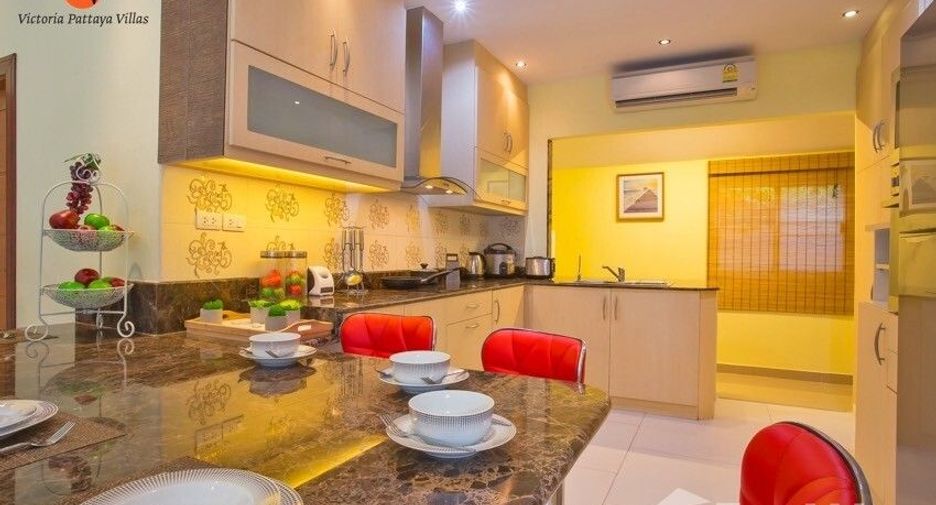 For rent 4 ベッドルーム villa in Huay Yai, Pattaya