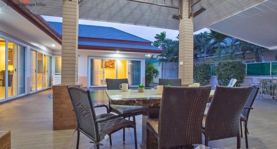 For rent 4 ベッドルーム villa in Bang Lamung, Chonburi