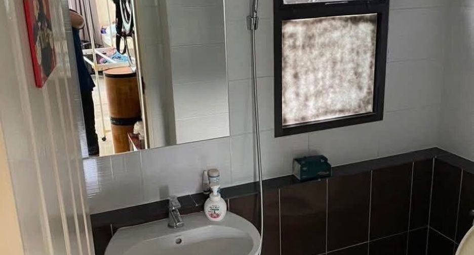 For sale and for rent 3 bedrooms house in Bang Na, Bangkok