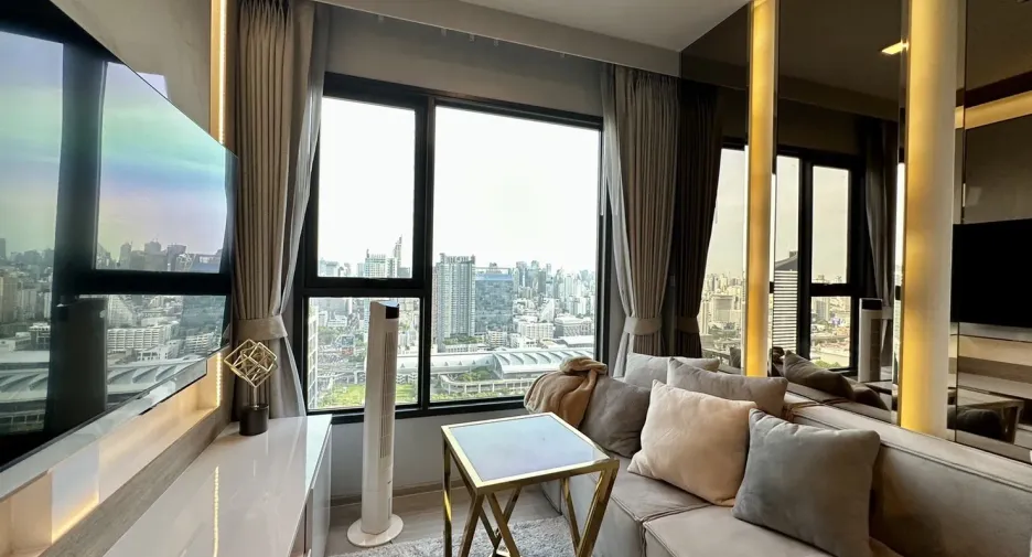 For sale 1 bed condo in Huai Khwang, Bangkok