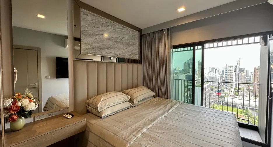 For sale 1 bed condo in Huai Khwang, Bangkok