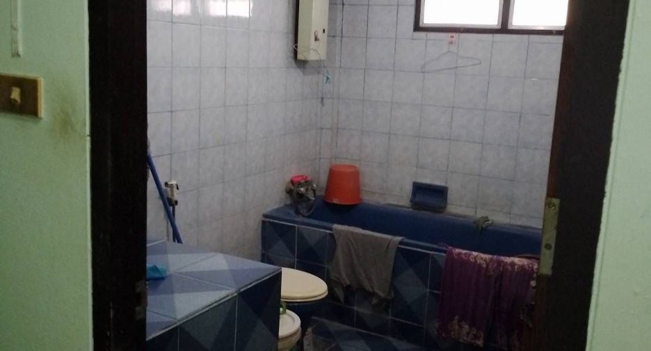 For sale 4 bedrooms house in Don Mueang, Bangkok