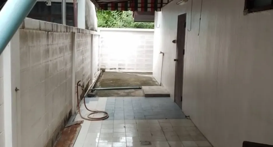 For sale 4 bedrooms house in Don Mueang, Bangkok