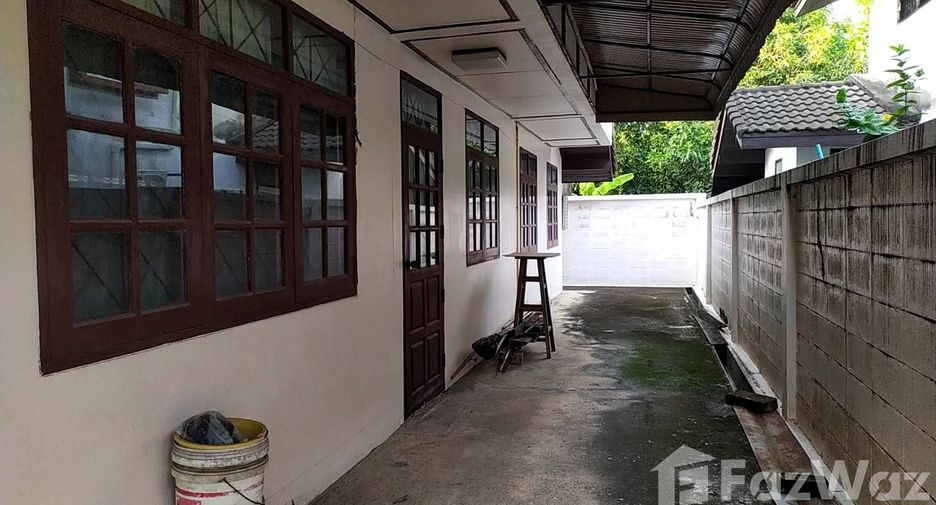 For sale 4 bedrooms house in Don Mueang, Bangkok