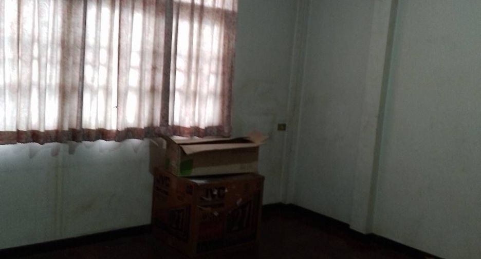For sale 4 bedrooms house in Don Mueang, Bangkok