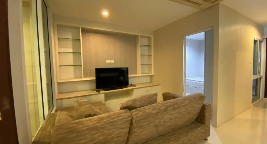 For sale and for rent 2 bedrooms condo in Watthana, Bangkok