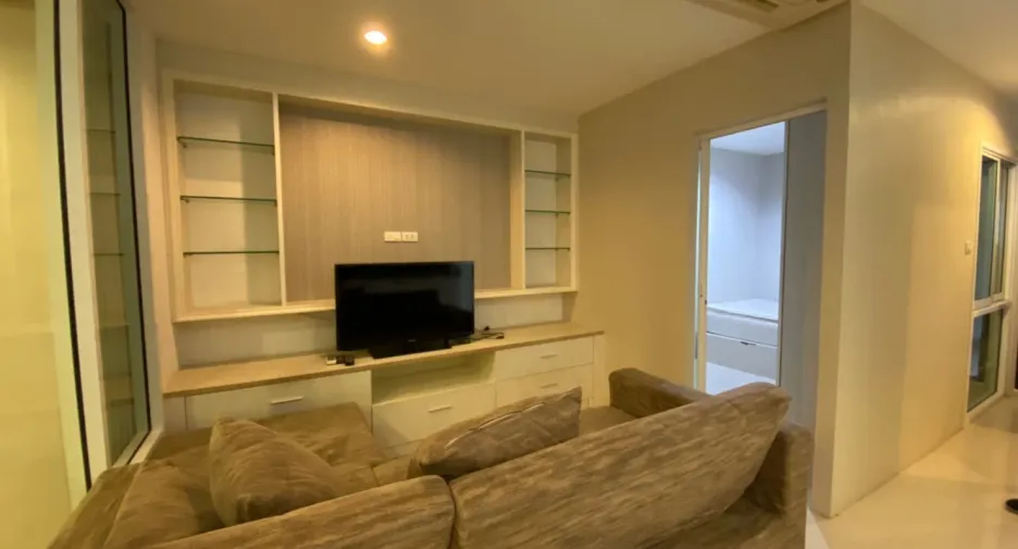 For sale and for rent 2 bedrooms condo in Watthana, Bangkok