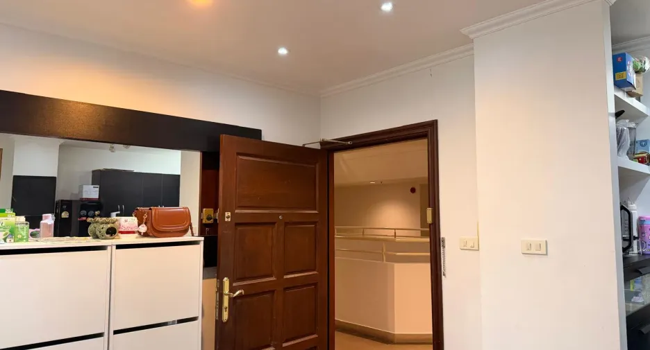 À vendre 2 chambres condo à Watthana, Bangkok