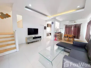 Casa en alquiler de 2 habitaciones en Mueang Pathum Thani, Pathum Thani