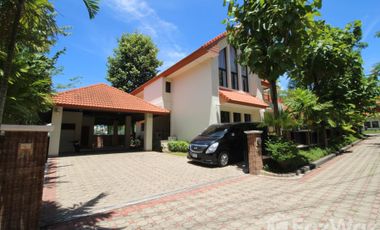 Villa en alquiler de 4 habitaciones en Si Racha, Chonburi