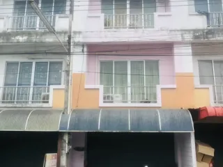 For sale 4 bedrooms townhouse in Si Racha, Chonburi
