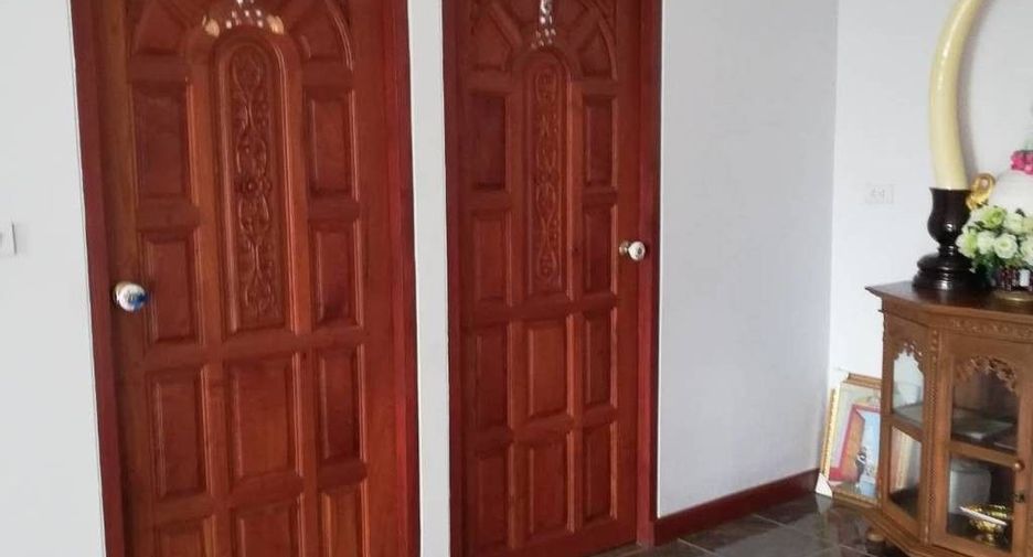 For sale 4 bedrooms house in Mueang Phrae, Phrae