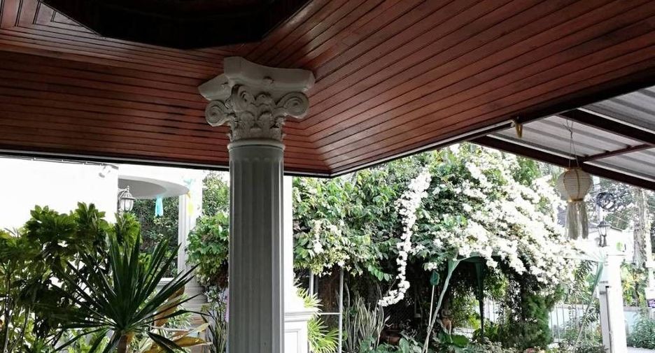 For sale 4 bedrooms house in Mueang Phrae, Phrae