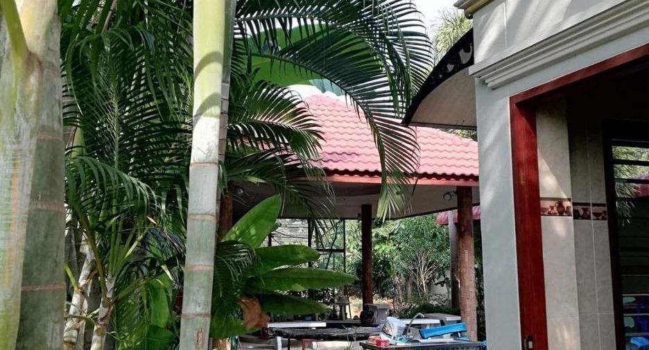 For sale 4 bedrooms house in Mueang Phrae, Phrae