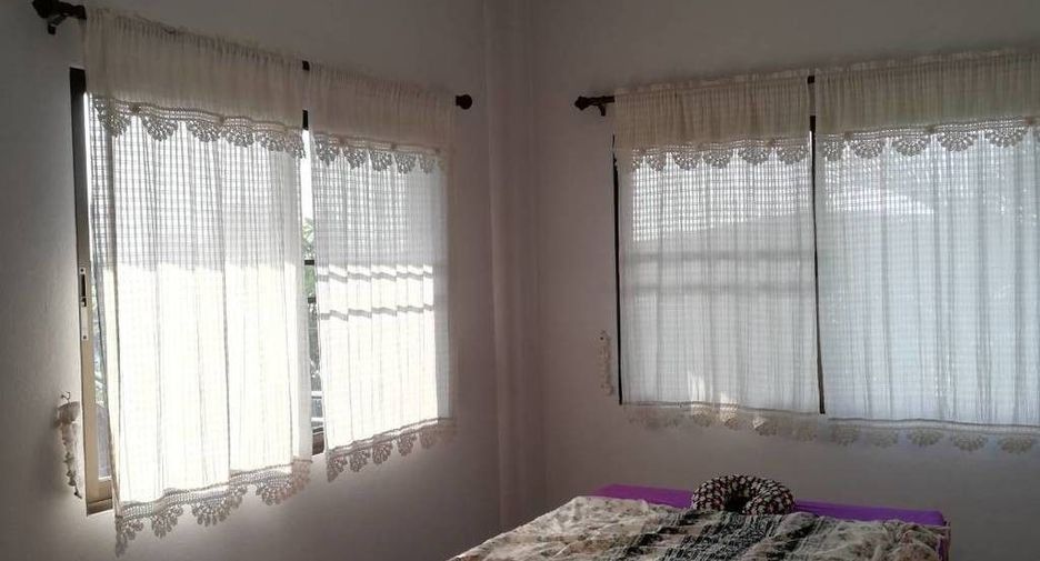 For sale 4 bedrooms house in Mueang Phrae, Phrae