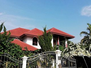 For sale 4 bedrooms house in Mueang Phrae, Phrae