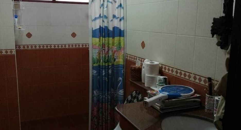 For sale 4 bedrooms house in Mueang Phrae, Phrae