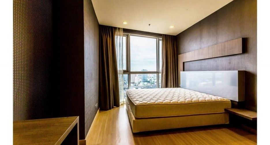 For sale 2 bedrooms condo in Khlong Toei, Bangkok