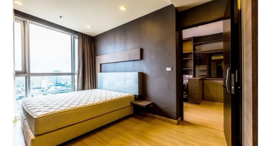 For sale 2 bedrooms condo in Khlong Toei, Bangkok