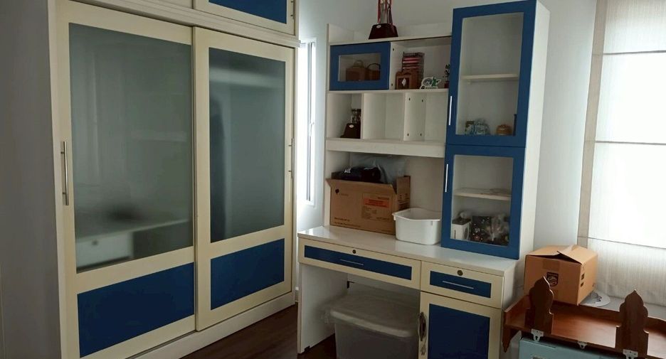 For sale 3 bedrooms townhouse in Prawet, Bangkok