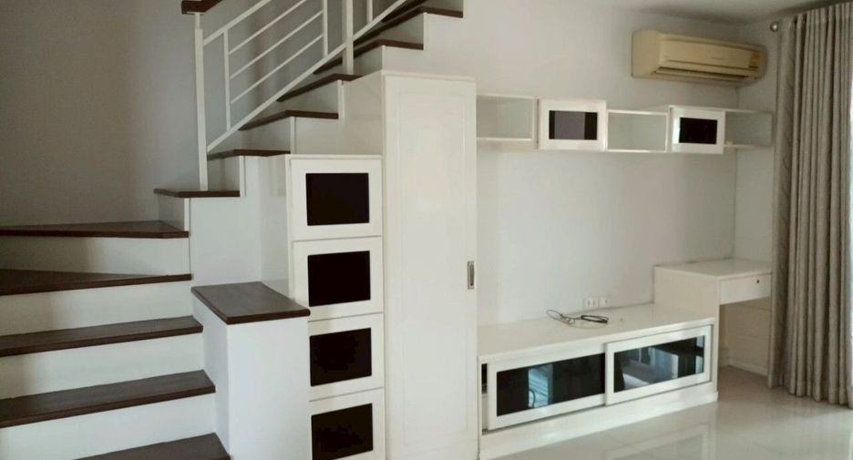 For sale 3 bedrooms townhouse in Prawet, Bangkok
