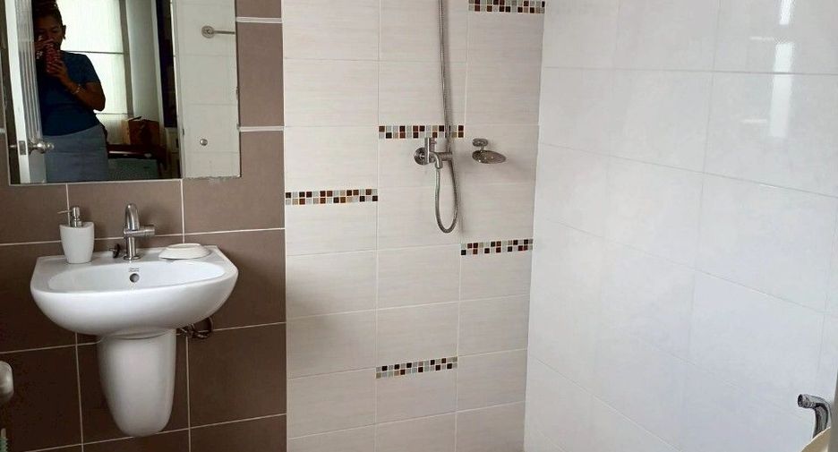 For sale 3 bedrooms townhouse in Prawet, Bangkok