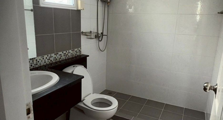 For sale 3 bedrooms townhouse in Prawet, Bangkok