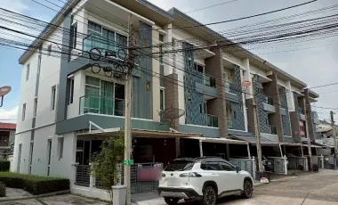 For sale 3 bedrooms townhouse in Prawet, Bangkok