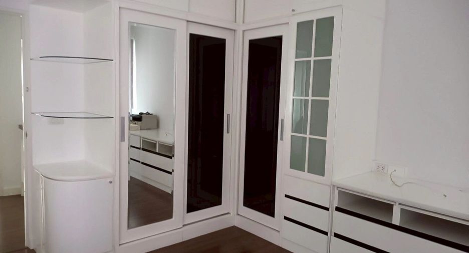 For sale 3 bedrooms townhouse in Prawet, Bangkok