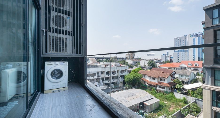 For sale 3 bedrooms condo in Phra Khanong, Bangkok