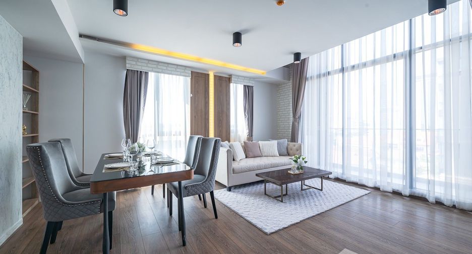 For sale 3 bedrooms condo in Phra Khanong, Bangkok