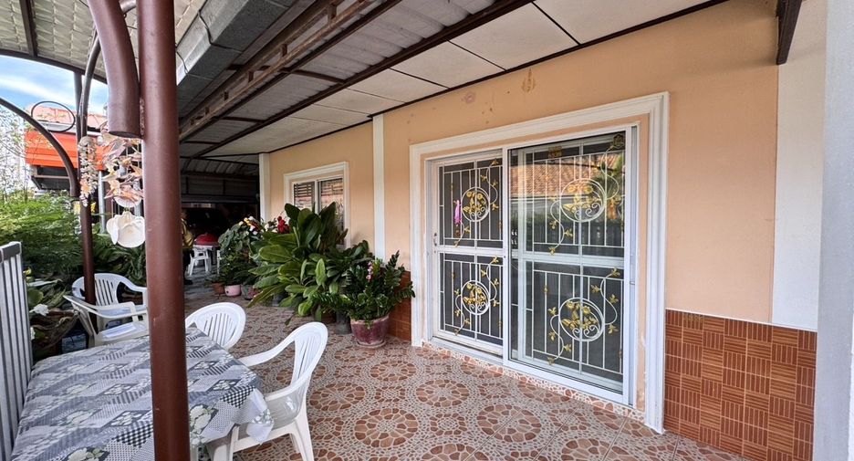 À louer 2 chambres maison à Sattahip, Chonburi