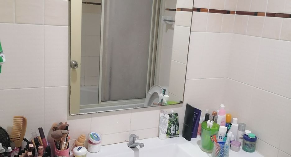 For sale 1 bed condo in Thon Buri, Bangkok