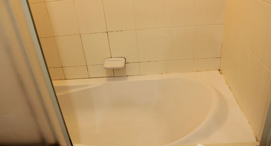 For sale 1 bed condo in Thon Buri, Bangkok